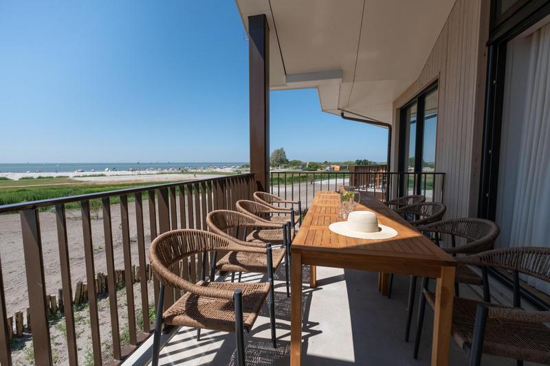 luxury-beach-apartment-8-pers