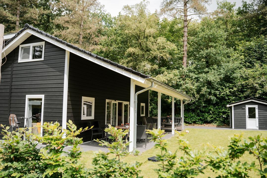 De villa's voor 8 personen zijn zonnig gelegen en bieden met 4 slaapkamers en 2 badkamers alle ruimte!