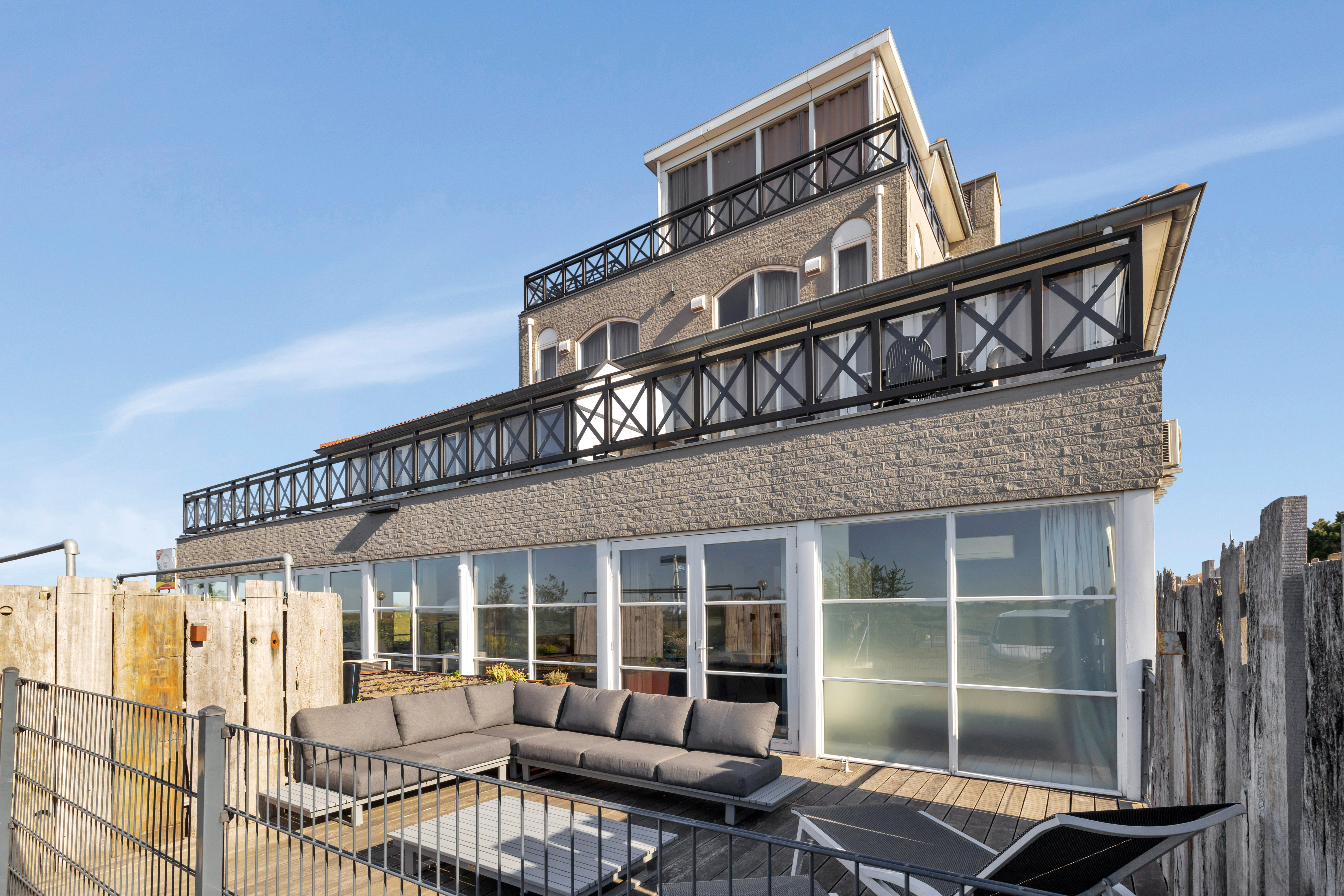 Dit stijlvolle appartement voor 4 personen vindt u vlakbij de zee en het Grevelingenmeer.