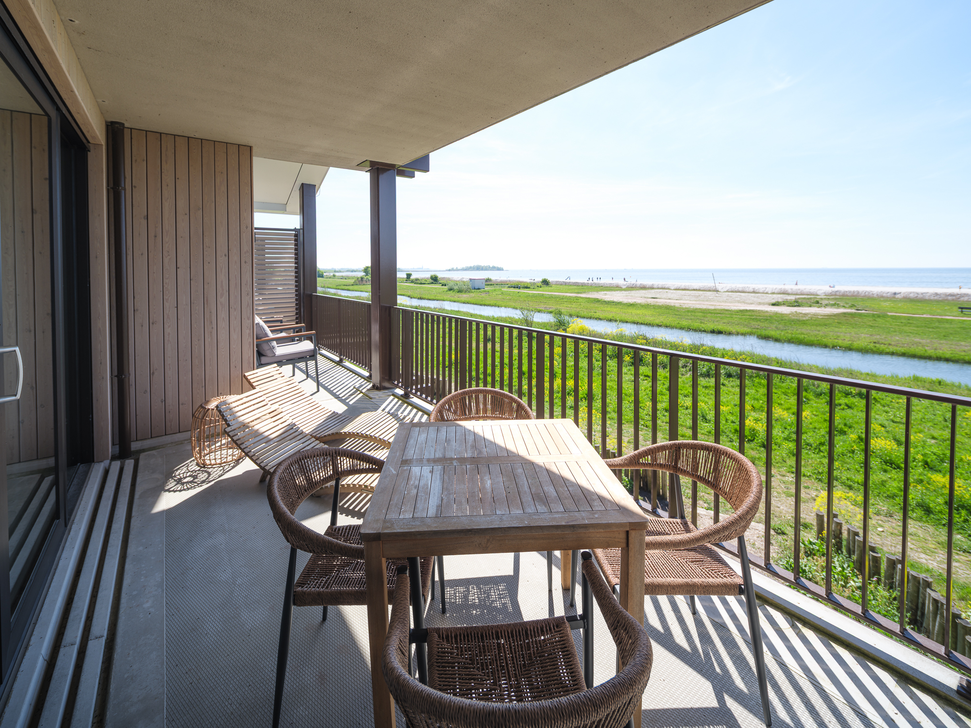 luxury-beach-apartment-4-pers
