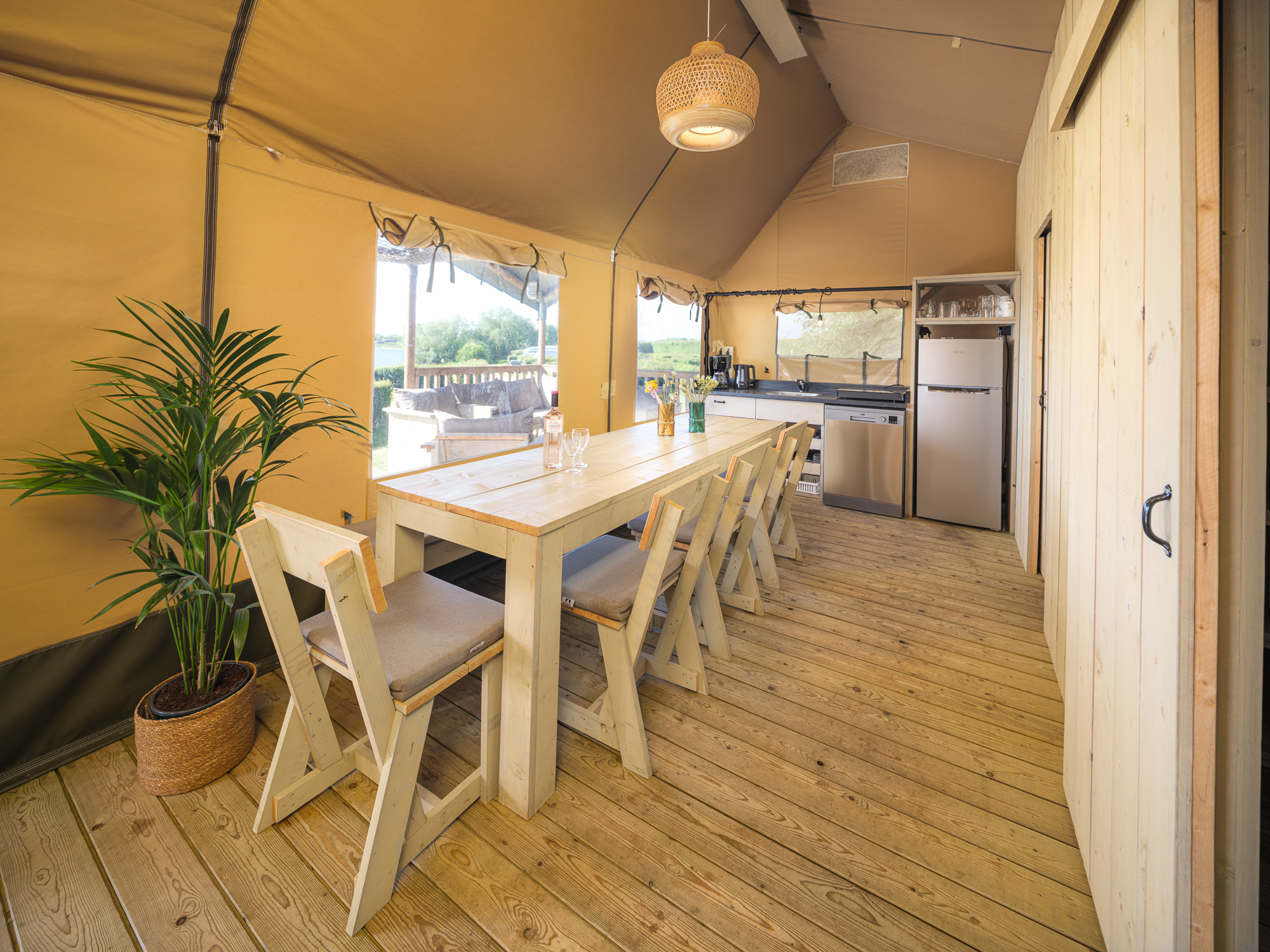 safari-tent-ranger-for-eight-people