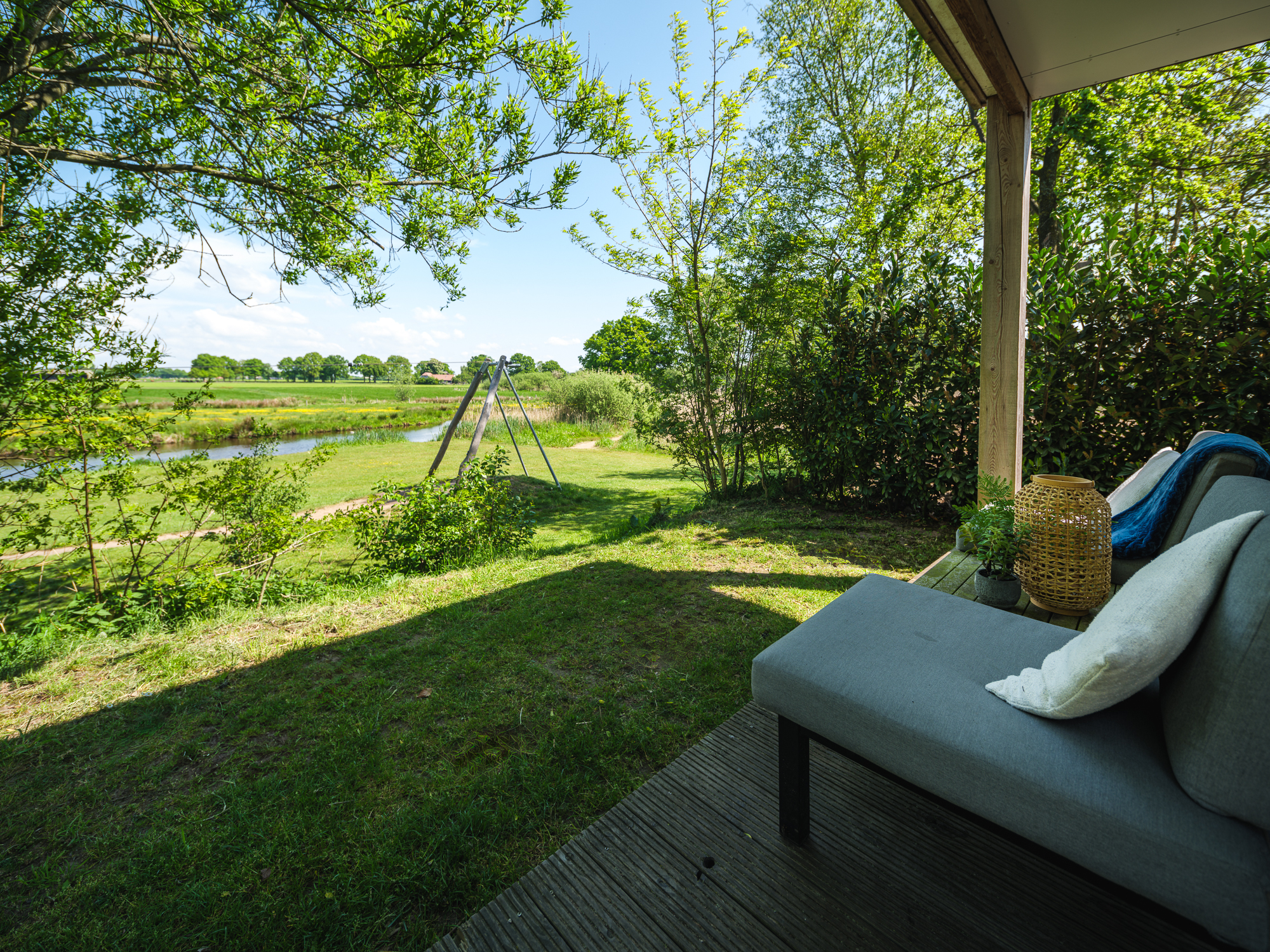 river-lodge-wellnesshuus-with-whirlpool-sauna-bathtub-and-sun-shower-2-people