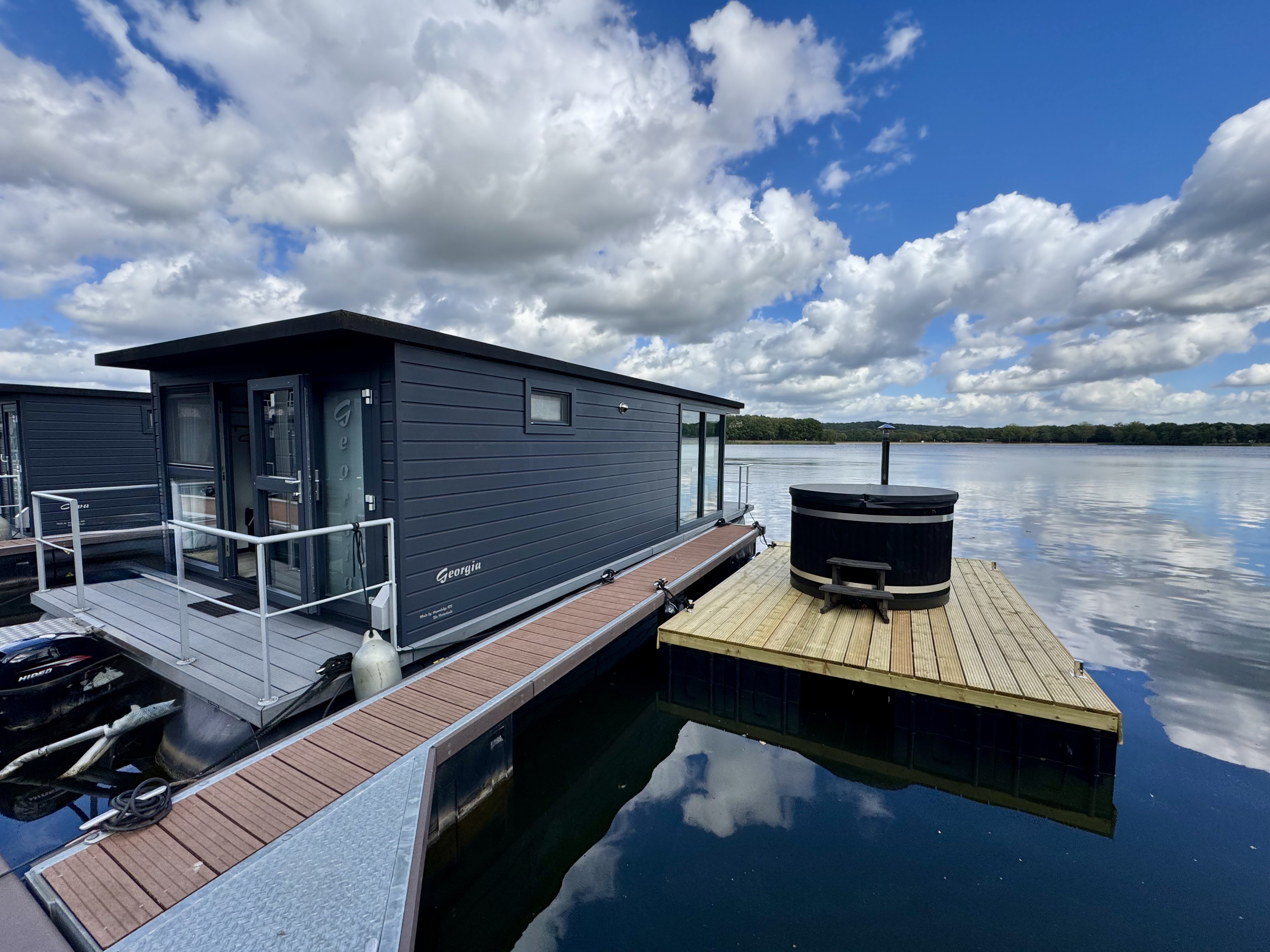 Houseboat Marina Mookerplas 4-6 persons (with Hottub)