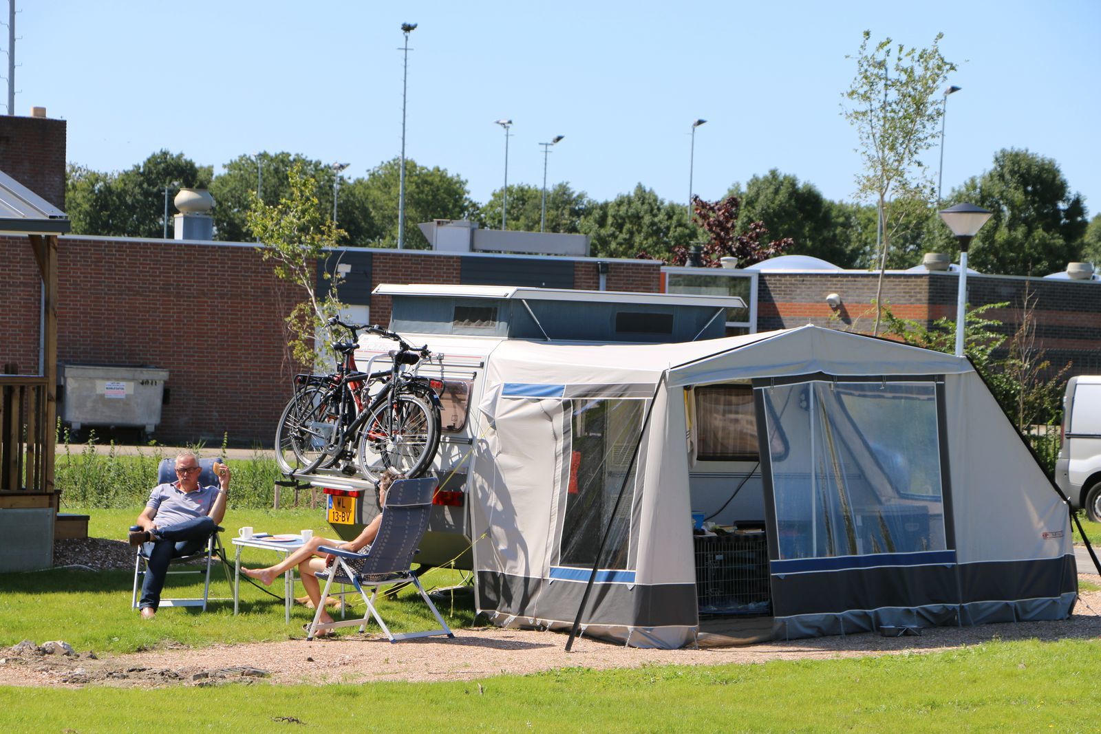 Kampeerplaats Comfort voor caravan / camper / tent